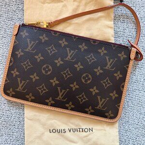 Louis Vuitton Carry-All Pochette Pouch with Dust bag Excellent